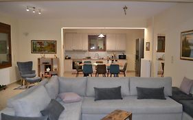 Gravia'S Villa